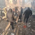 VIDEO | Hommikul tabasid raketitükid Kiievi elurajooni. Pealtnägija sõnul säästis halvimast koridoris magamine