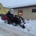 FOTOD | Kes labida, kes traktori, kes puhuriga: tublid eestimaalased koristasid hoogsalt tormi toodud lund