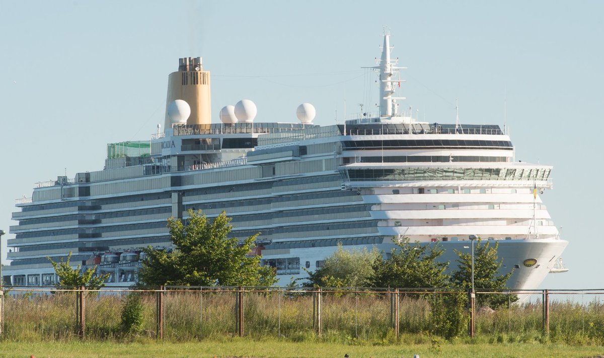 Ristluslaev Tallinna Vanasadamas