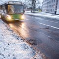 Читатель удивлен: почему автобусы в Таллинне не используют зимнюю резину?
