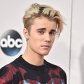 VAATA: Justin Bieber üüris Inglismaal röögatu rendi eest säärase häärberi, et suu kukub lahti