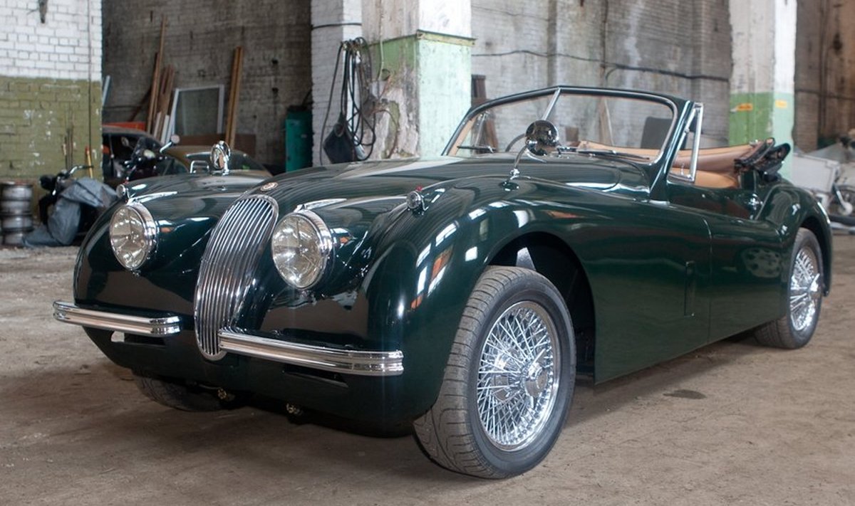 Jaguar XK120 peeti oma aja kiireimaks seeriatootmises olnud autoks.