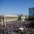 ФОТО и ВИДЕО Delfi | У здания парламента Литвы — масштабный протест против ограничений