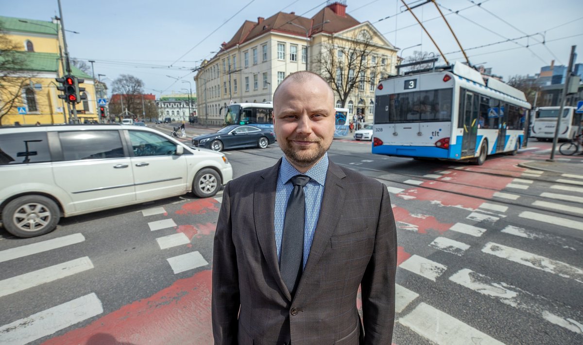 Rahvaalgatuse koostaja sõnul ohustab abilinnapea Kristjan Järvan linna elanike heaolu, tervist ja elu.