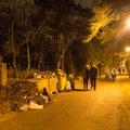 DELFI FOTOD: Hingedepäeval käis küünaldes säravas Rahumäe surnuaias palju rahvast