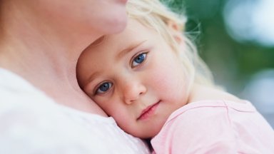 „Olin juba hullumas, laps on haige kolm kuud järjest!“ Mononukleoos eksitab gripilaadsete sümptomitega ja ohustab lapsi ning noori