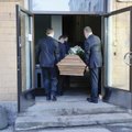 Только кремация или закрытый гроб: в Латвии установили правила похорон скончавшихся от Covid-19