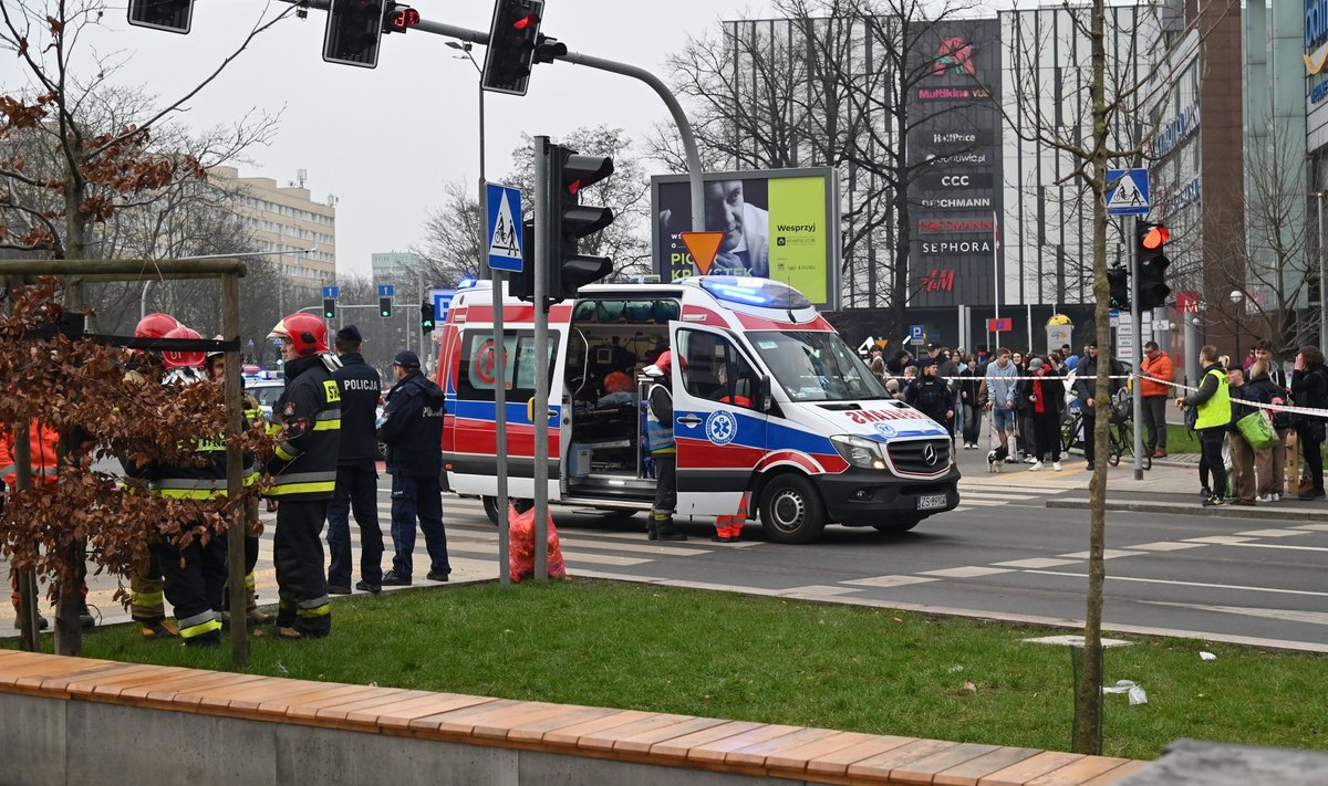 Päästeteenistused Szczecinis õnnetuspaigal.