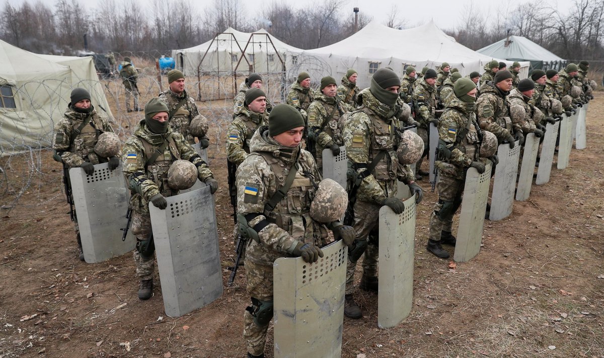 Eile kogunesid Poola ja Valgevene piiri lähistel sissetungi tõrjumist harjutama Ukraina piirivalvurid.