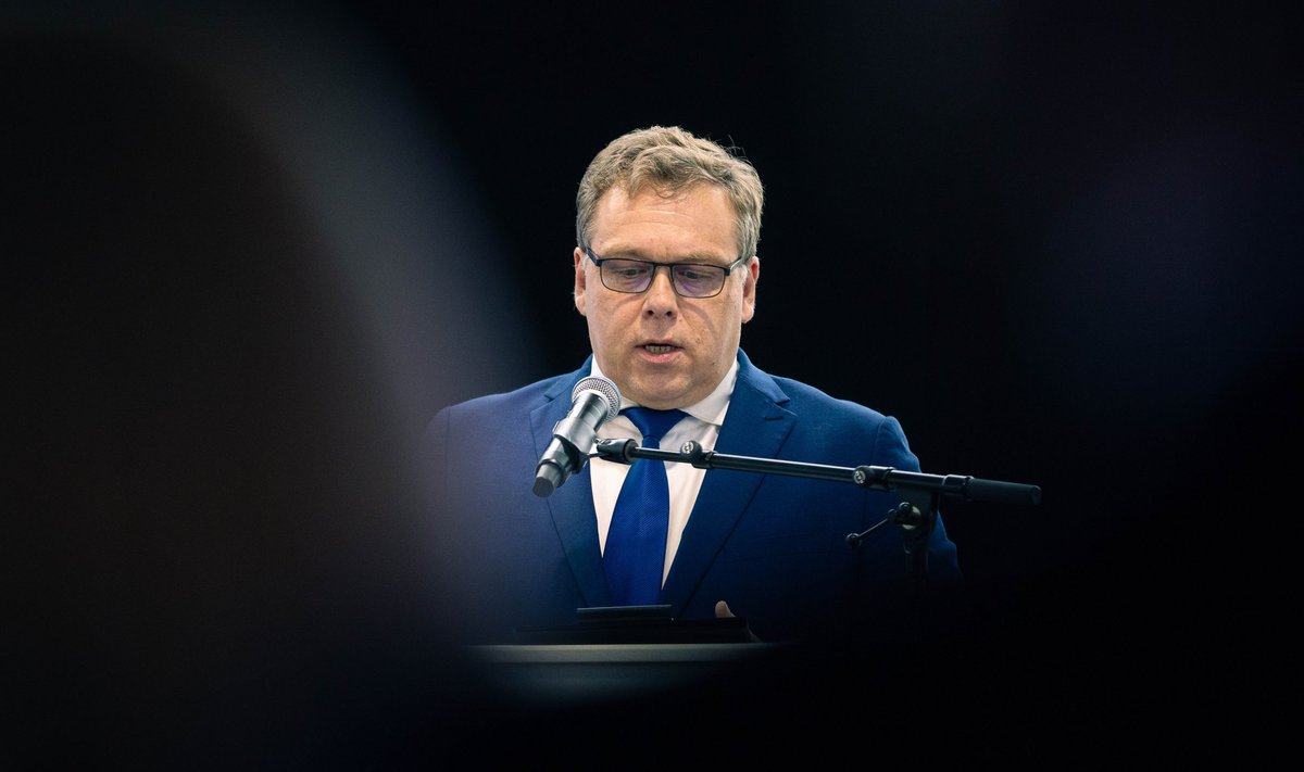Lauri Hussar enda kokku kutsutud „jääkeldri ümarlaual“