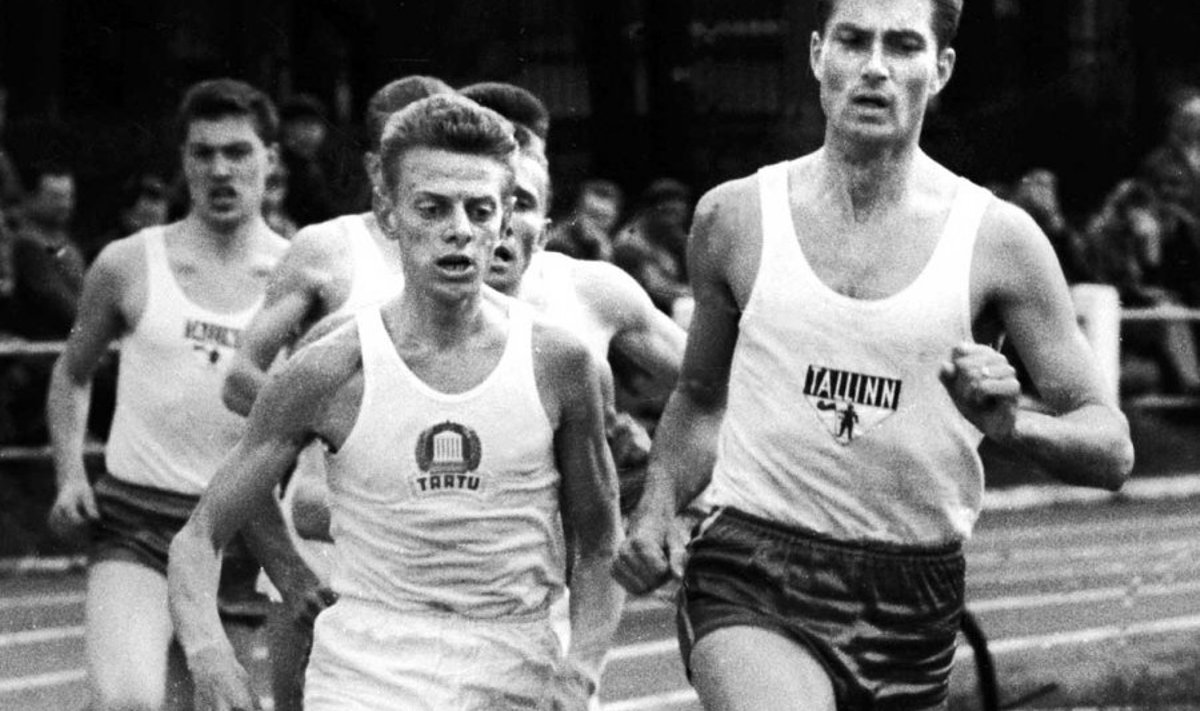 Meenutusi Tallinna–Tartu matškohtumistest. 1500 meetri jooksu veab Peeter Varrak, taga Ants Nurmekivi (1966). (foto: Lembit Peegel)