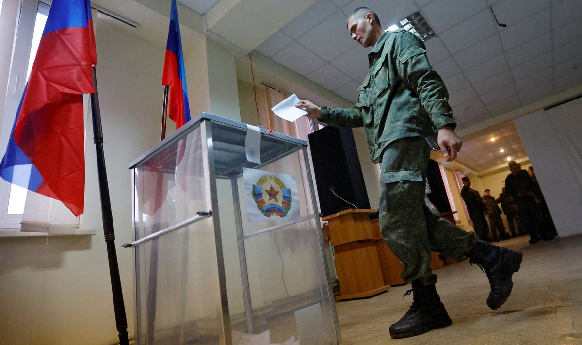 VARUVÄLJAPÄÄS: Kui püssimehed okupeeritud aladel kohalikke hääletama ei suuda sundida, siis on alati võimalus lugeda hääli Venemaale püstitatud valimisjaoskondadest.