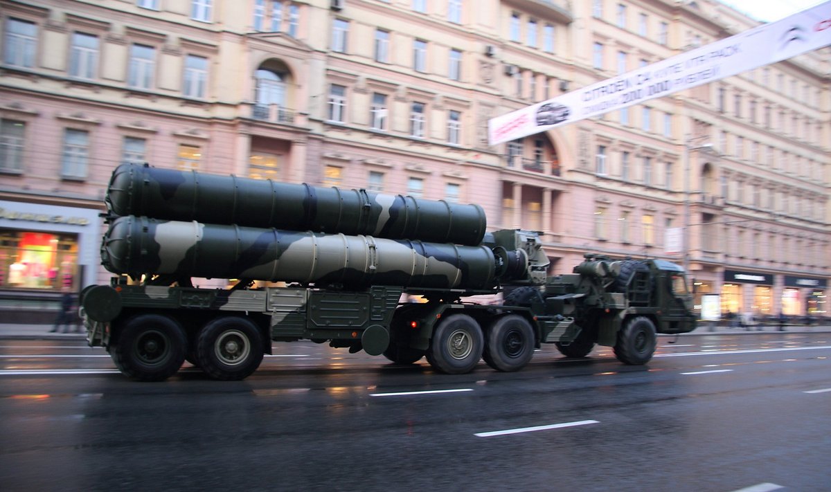 S-400 suundub Moskvas 9. mai paraadile.