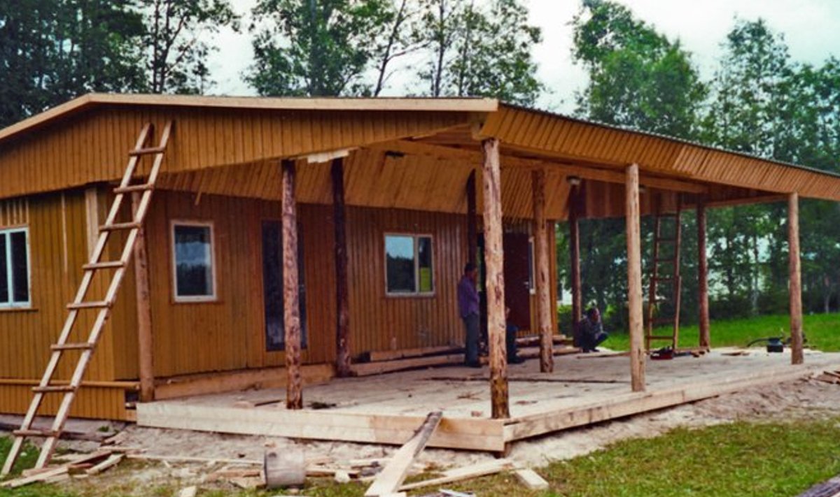 Üheks eredamaks näiteks ühistegevusest Kuhjaveres on külamaja ehitamine 2000. aastal. Foto: Kuhjavere Külaselts