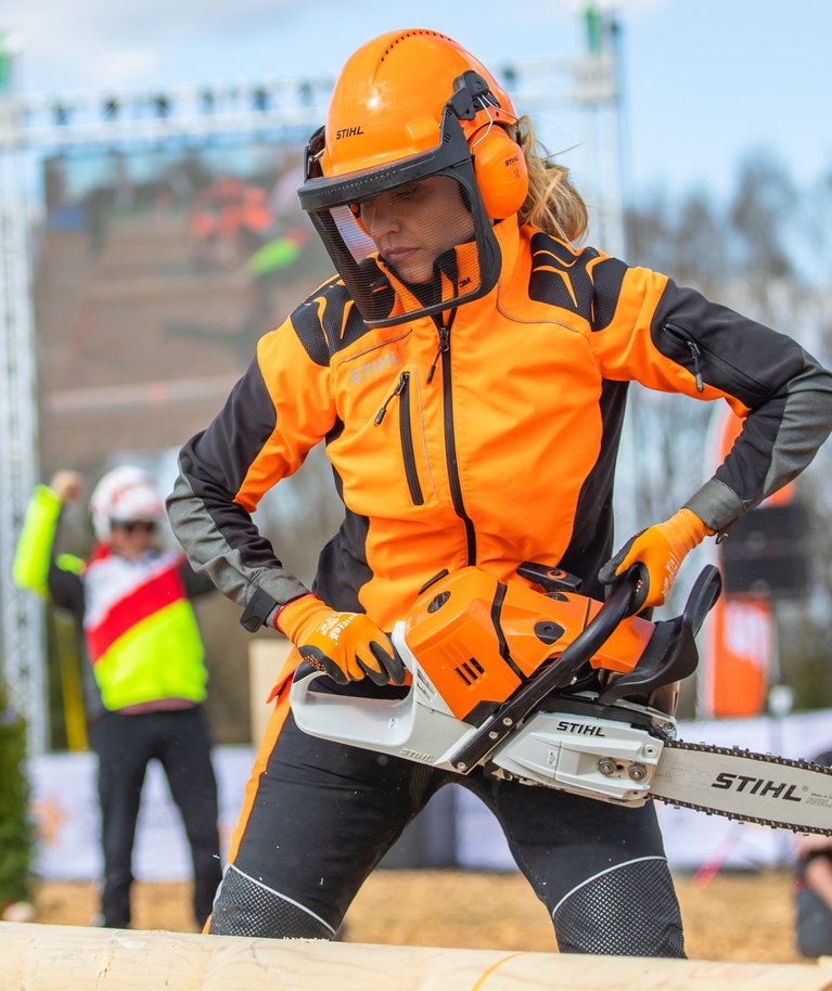 Raiespordi MM 2023. Karina Riive valmistub laasimiseks.
