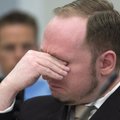 Breivik ei ole kohtlemisega trellide taga rahul