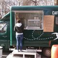 Pitsasid ratastel valmistav food truck Roheline Rakett loob uusi pitsaretsepte vastavalt klientide soovidele