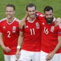 ВИДЕО: Футболисты сборной Уэльса радуются поражению англичан