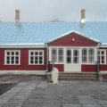 FOTOD | Eesti väikseima kooli lapsed kolivad uhiuude vanasse majja