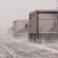 Maanteeamet: lumesadu on muutnud teed ohtlikult libedaks