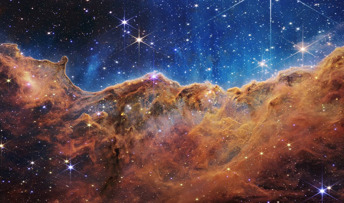12. juulil 2022 avaldatud pilt noore tähe moodustumise piirkonnast Carina udukogu servas. 