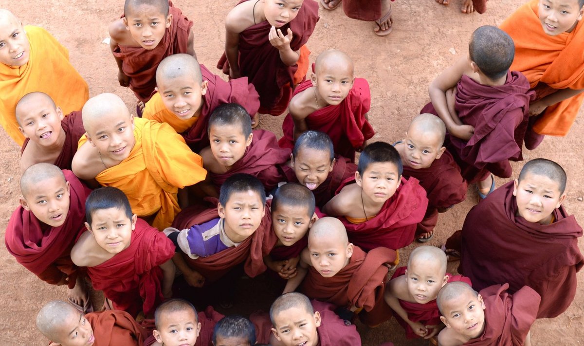 Kloostrikooli poisid Myanmaris