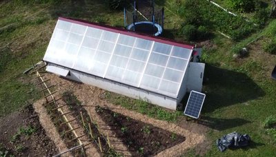 Gary passiivkasvuhoone, mille nutikaid lahendusi hoiab töös päikesest saadav elekter.