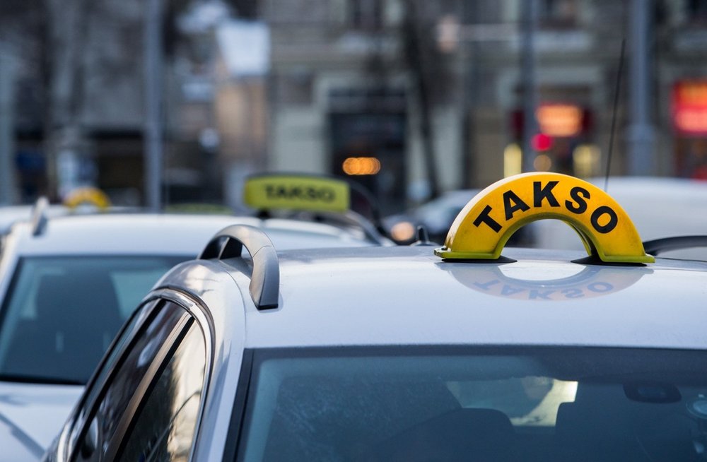 Изменения такси с 1. Такси дороги. Летнее такси. Такси изменения девушки.