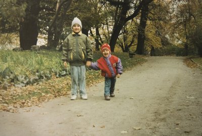 Lapsepõlve veetsid Vadim juunior ja tema õde Nadja Tartus Emajõe ääres.