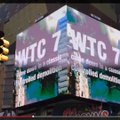 Tõeotsijad väidavad New Yorgi hiigelekraanil, et 9/11 ajal hävinud kolmas hoone õhiti