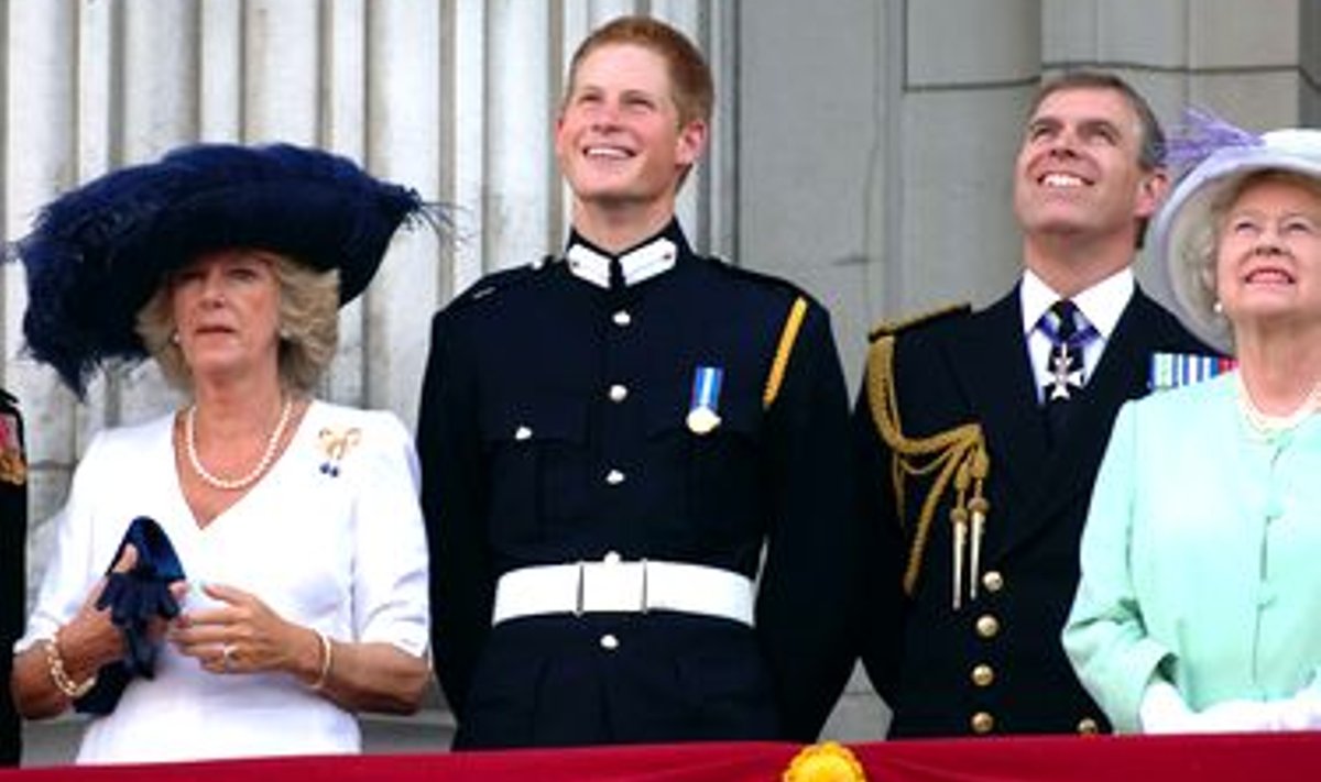 Cornwalli hertsoginna Camilla, Prints Harry, prints Andrew ja kuninganna Elizabeth II