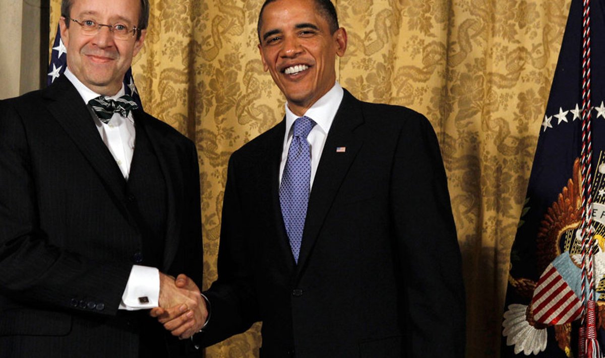 2010. aastal osales Toomas Hendrik Ilves koos veel kümne Ida-Euroopa riigijuhiga Barack Obamaga Prahas.