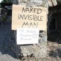 FOTOD: Tallinnas kerjab alasti nähtamatu mees