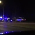 VIDEO: Varastatud Audiga politsei eest põgenenud mees jättis reisiseltskonna tee äärde ja üritas hääletada teise sõiduki peale