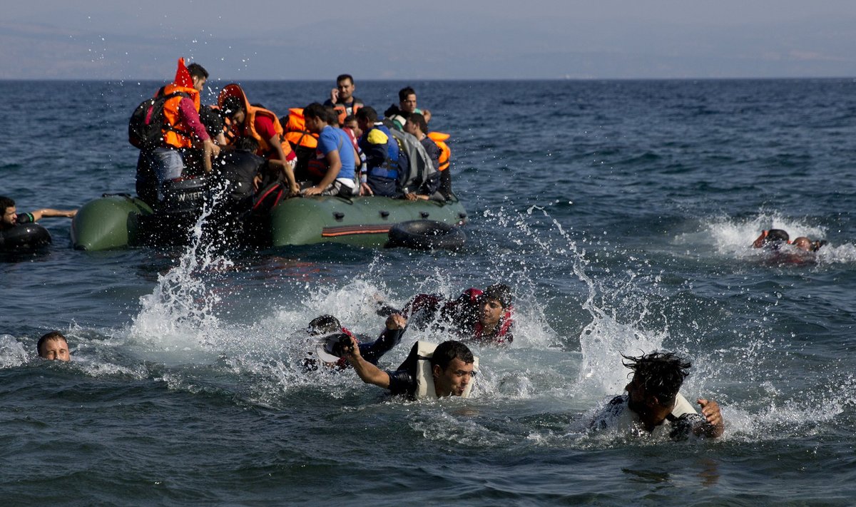 Järjekordne paaditäis põgenikke jõuab Kreekasse Lesbose saarele.