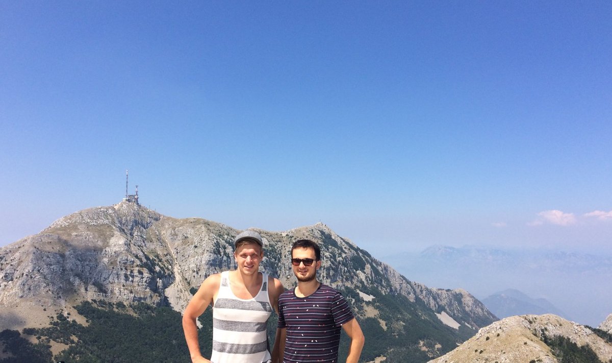 Markus ja Alex Lovceni mäel, mis on Montenegro sümboliks