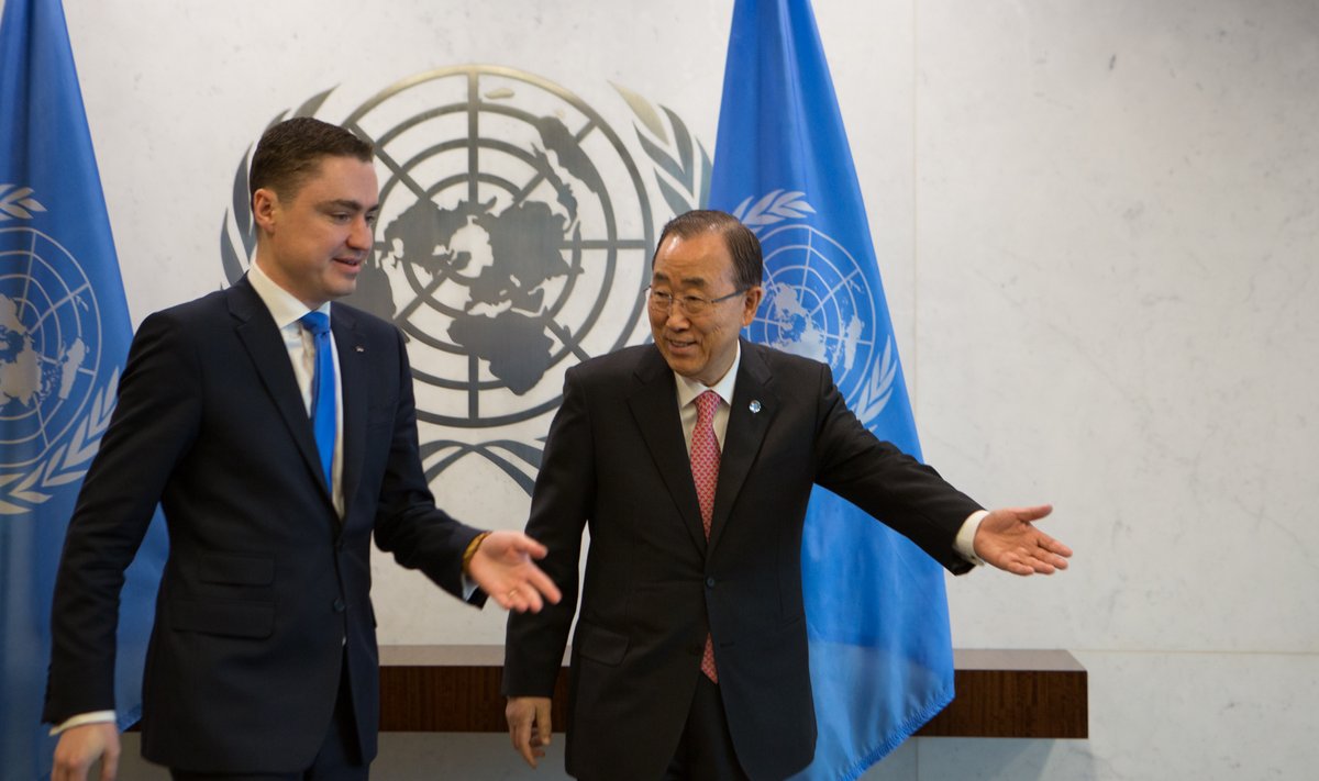 New Yorgis ÜRO peakorteris visiidil olles kohtus peaminister Taavi Rõivas ÜRO peasekretäri Ban Ki-mooniga.
