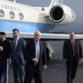 ФОТО: В Таллинне приземлился самолет с сенаторами США Джоном Маккейном и Джоном Ховеном
