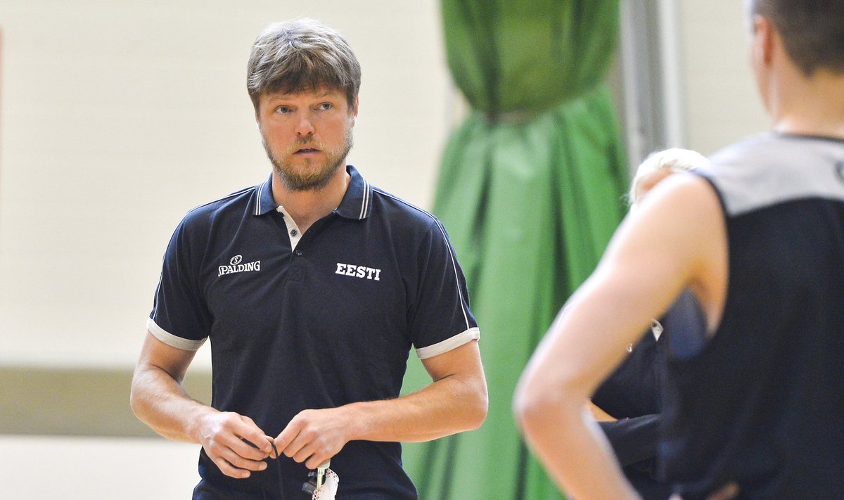 U20 koondise peatreener Indrek Visnapuu