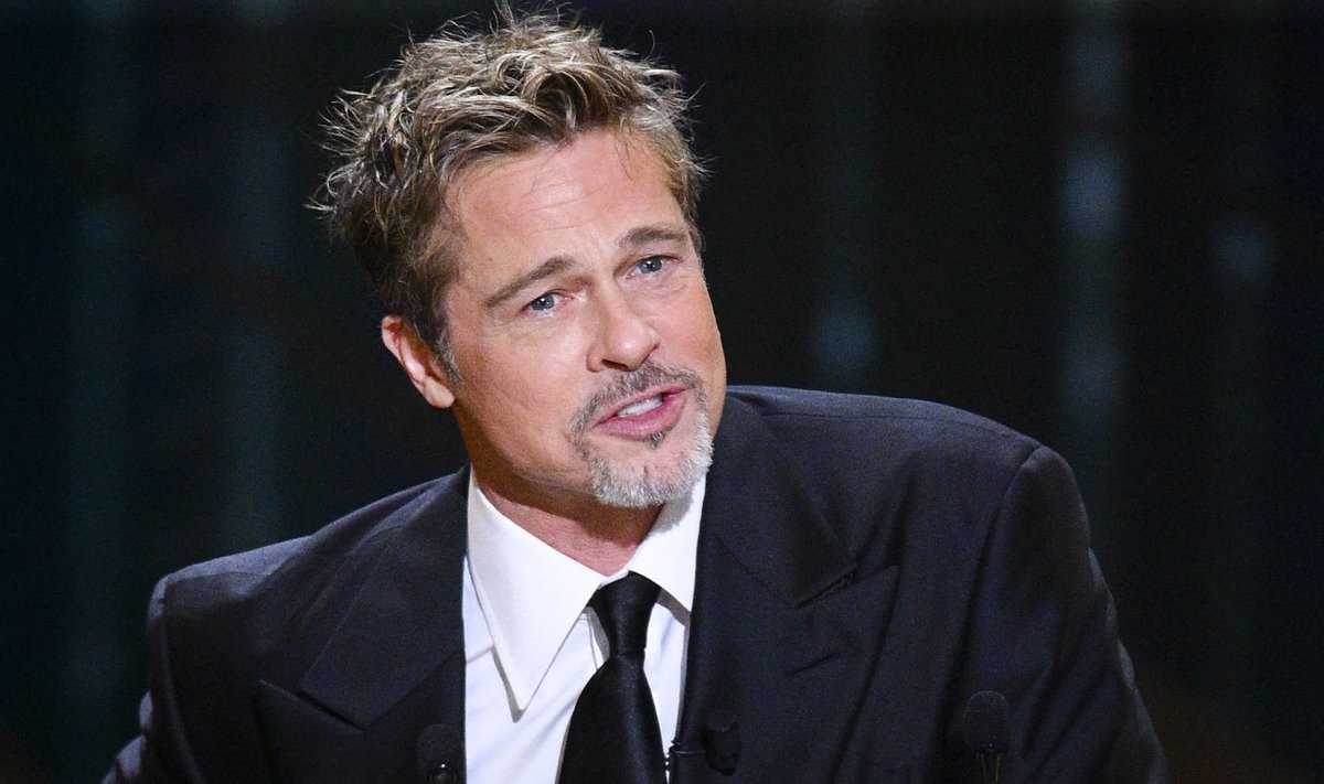 Brad Pitt veebruaris Pariisis filmifestivalil kõnet pidamas.