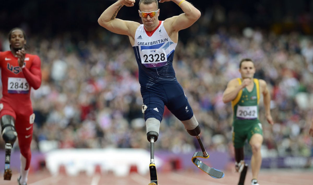 Richard Whitehead võitis Londoni paraolümpial 200 meetri jooksu.