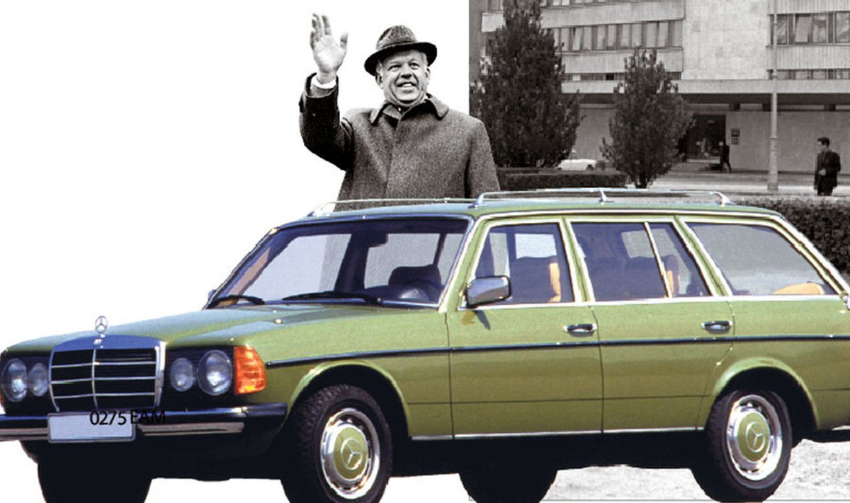 Karl Vaino ja tema lemmikauto Mercedes, mis vahel puhkepäeviti seisis  Lenini puiesteel   EKP Keskkomitee maja ees.  Eesti filmiarhiiv/Arhiiv/montaaž
