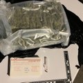 ФОТО | 10 тысяч наличными и больше килограмма марихуаны в кохтла-ярвеской квартире: подозреваемый задержан