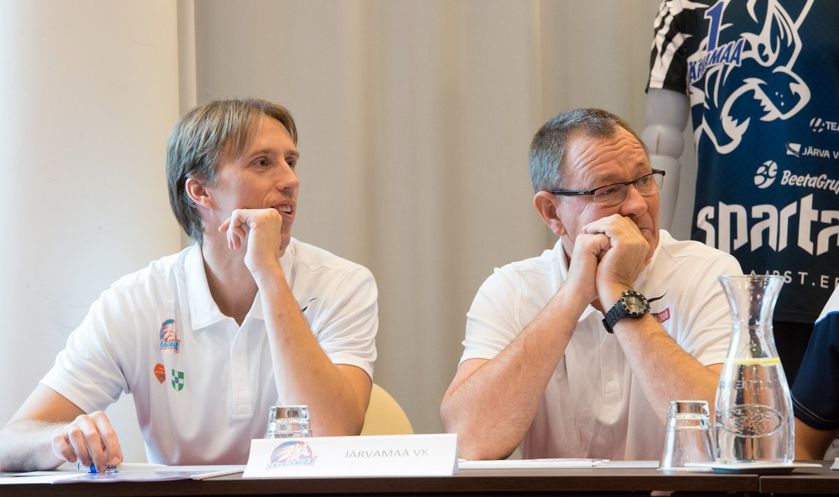 Mullu esindasid Järvamaa VK-d hooajaeelsel pressikonverentsil treener Villi Vantsi ja nurgaründaja Kristjan Õuekallas.