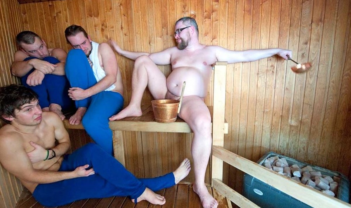 Sami Lotila õpetab eestlastele saunakombeid: Õhtulehe kolumnist on veendunud, et eestlased käivad isegi saunas pükstega.  