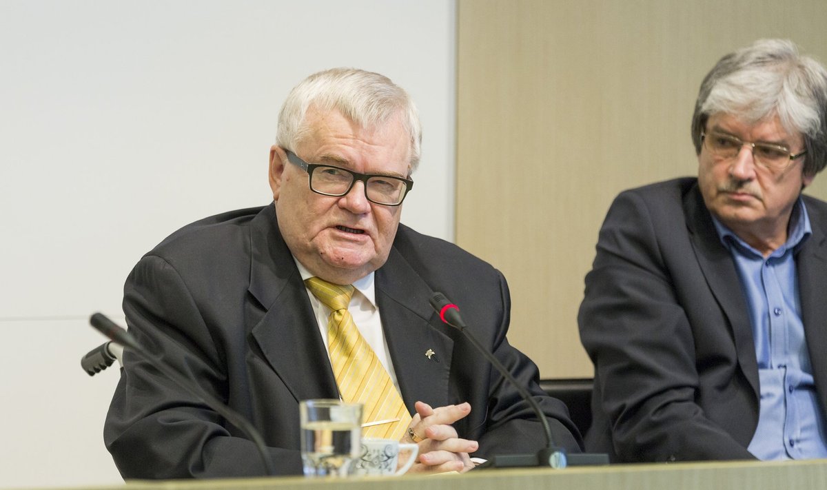 TELESTAARID: Edgar Savisaar (vasakul) ja Toomas Lepp „Savisaare protsessi“ ekraanile jõudmise puhul peetud pressikonverentsil.