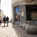 Ohutuse tagamiseks paigaldati Tallinna Raekoja platsi ümber seitse betoontuvi lisaks