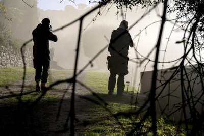 Valitsusväed ründavad suitsukatte all