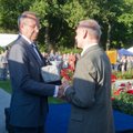 FOTO: President Ilves andis Eesti iseseisvuse taastamise mälestuskivi muinsuskaitseliikumisele