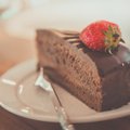 RETSEPT | Šokolaadine sünnipäevatort, mida passib hästi ka lõpetajale lauale panna